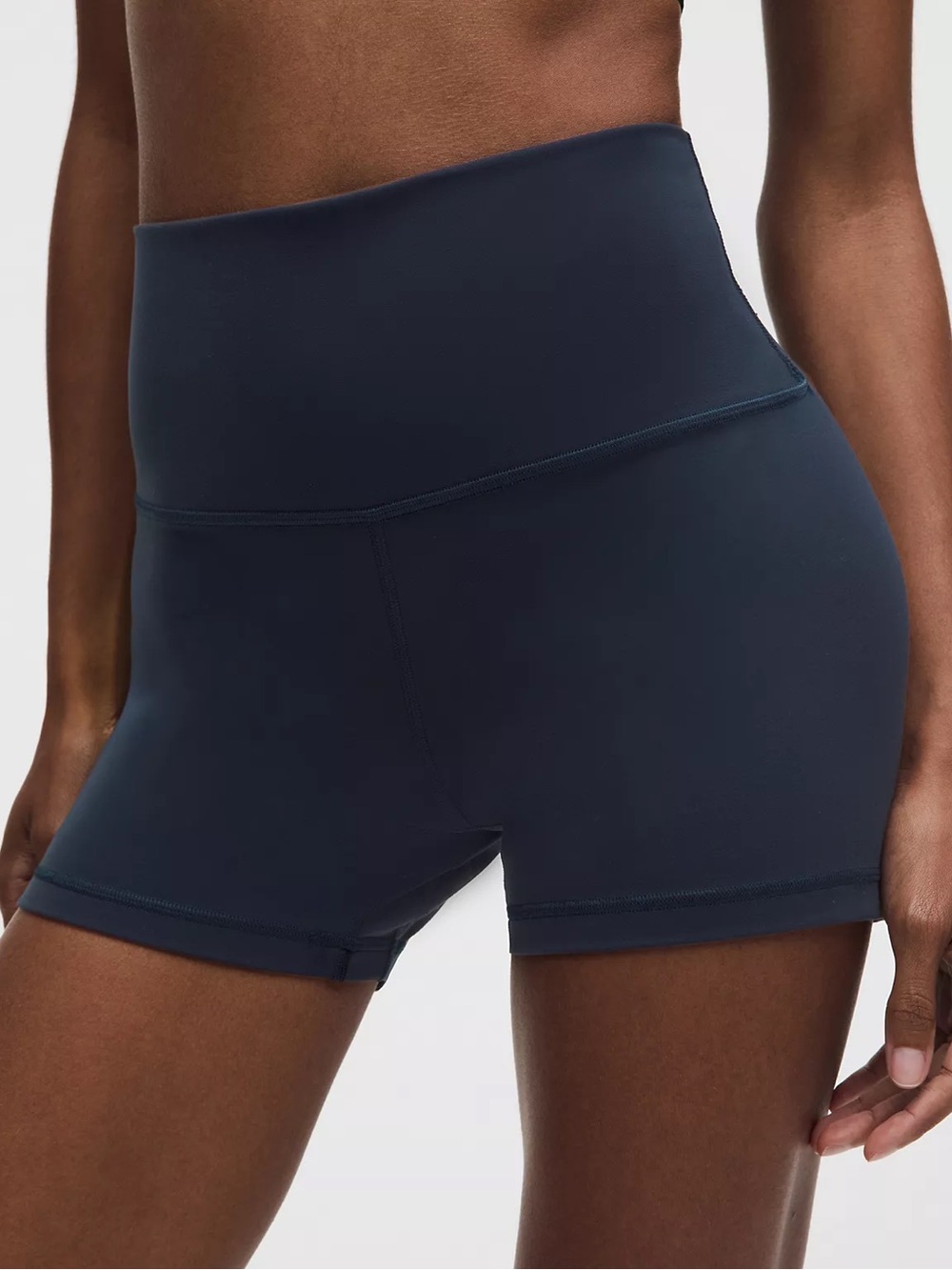 lululemon Align shorts 4β - Picture 4 of 7
